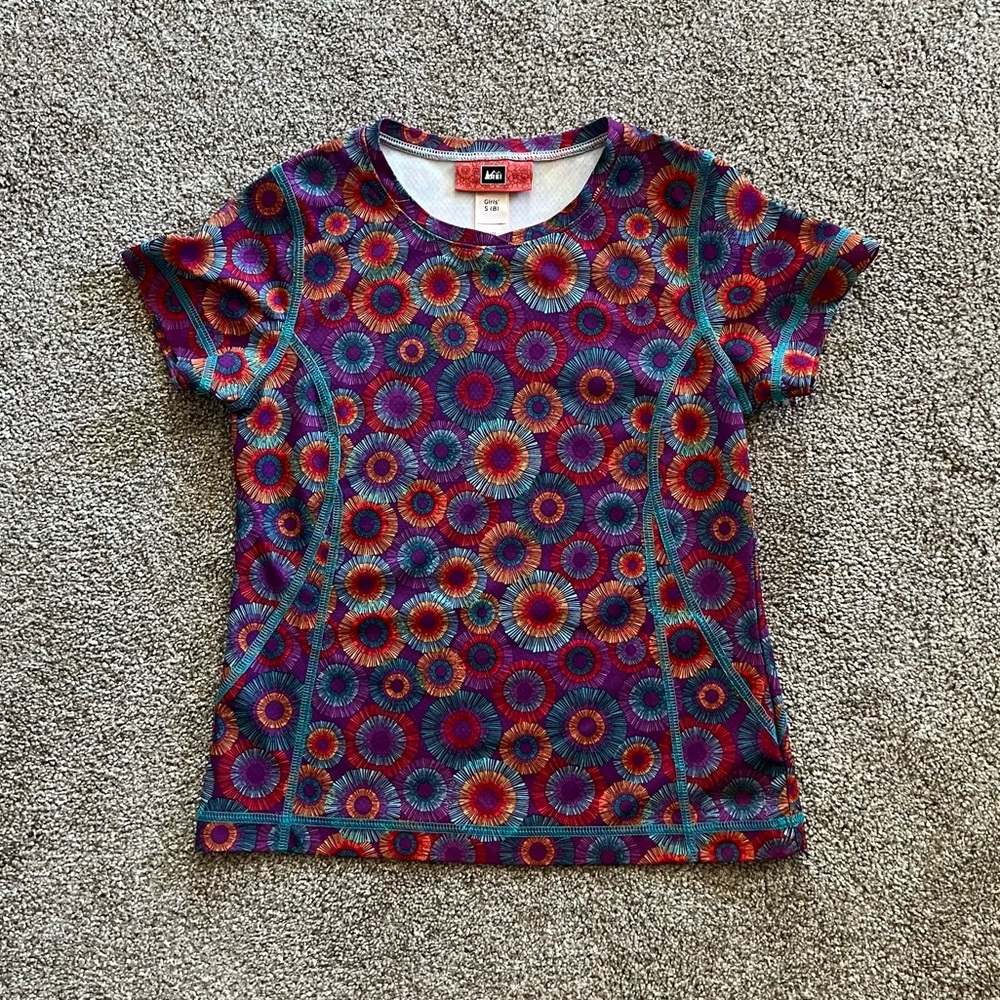 Girls REI CO-Op Rainbow Flower Burst Savanna Tee S (8)